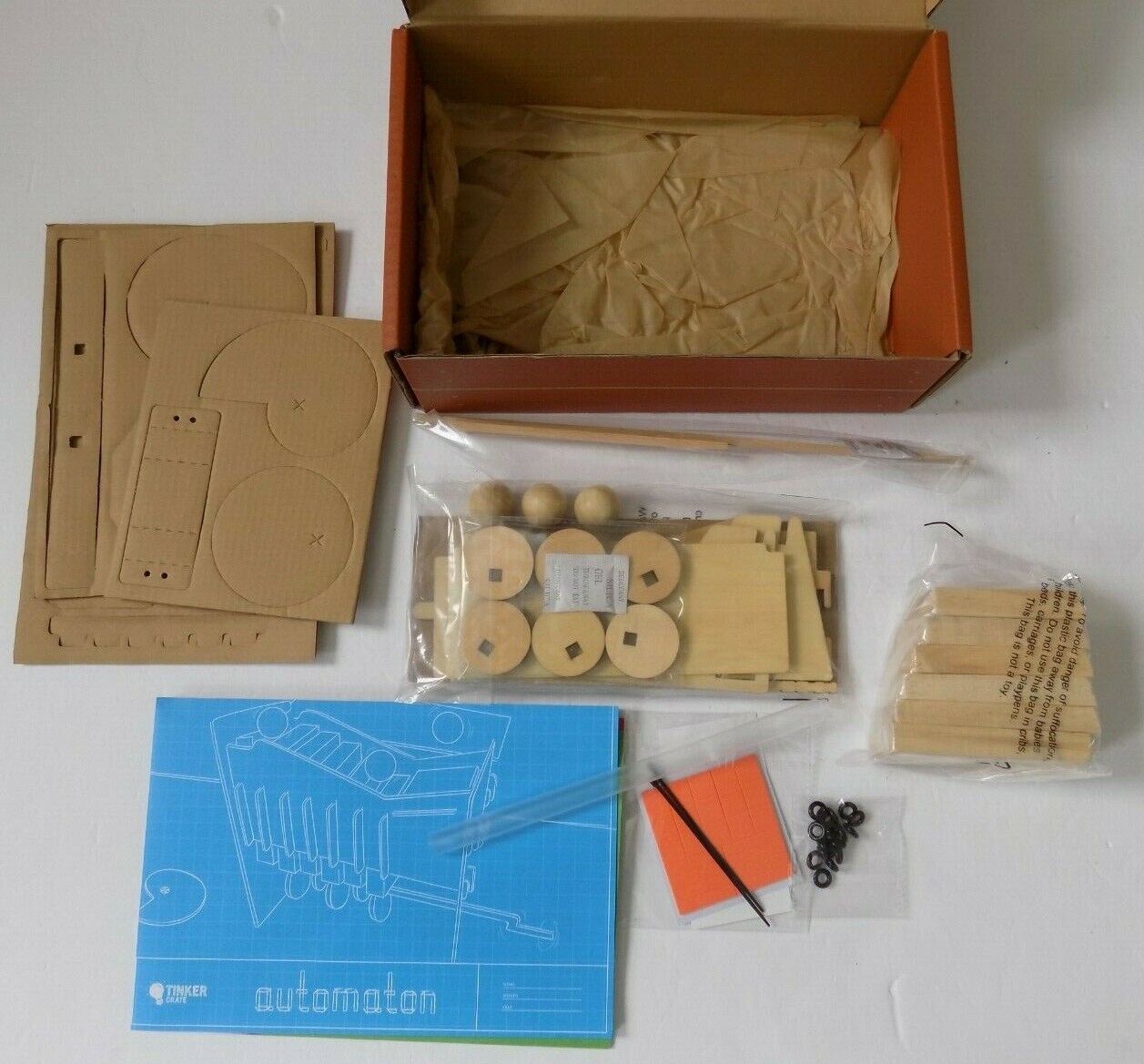 NEW Make Your Own Wooden Automaton 登場大人気アイテム Kiwi-Crate Kit Craft 【限定販売】 Tinker K