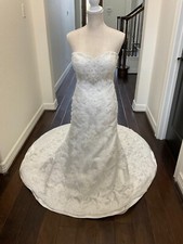 Casablanca Wedding Dress STYLE 2072