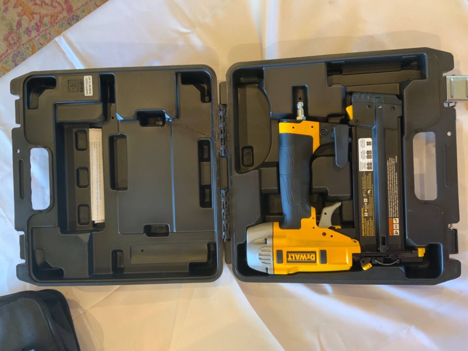 aircraft air tool Dewalt brad nailer DWFP12231
