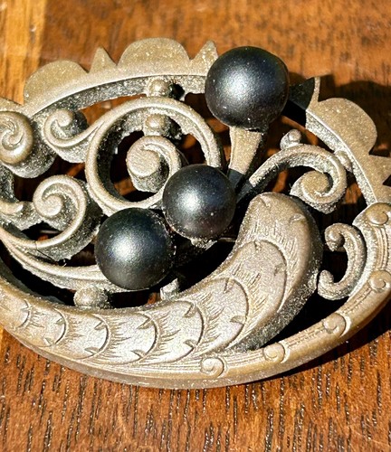 Gutta Percha Brooch Victorian Era Mourning Jewelry Handmade Antique Late Era - 第 4/8 張圖片
