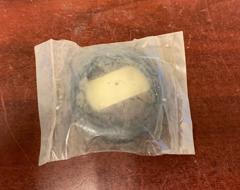 Ford Ranchero y Torino 1968-71 nuevos retenedores de grasa de cubo de freno de disco delantero Foto 4 de 4