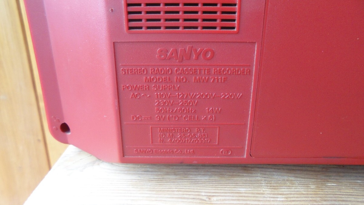 BOOMBOX VINTAGE SANYO M-X720K RARE cassette emblématique ghetto-blaster
