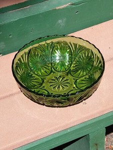 Vintage Anchor Hocking 8" Emerald Green Cut Glass x 2.75" Serving or Snack Bowl