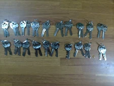 Kwikset Factory Original Precut keys. 40 Keys, 20 Pairs. 5 Pin KW1 Nickel