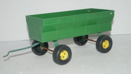 Vintage JOHN DEERE 1:16 Plastic Farm Tractor Flared Wagon Implement by Ertl