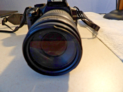 Cannon Ditgal EOS Rebel XT Cannon Len 75-300mm, 1:4-5.6 With 2 Batteries & Charg