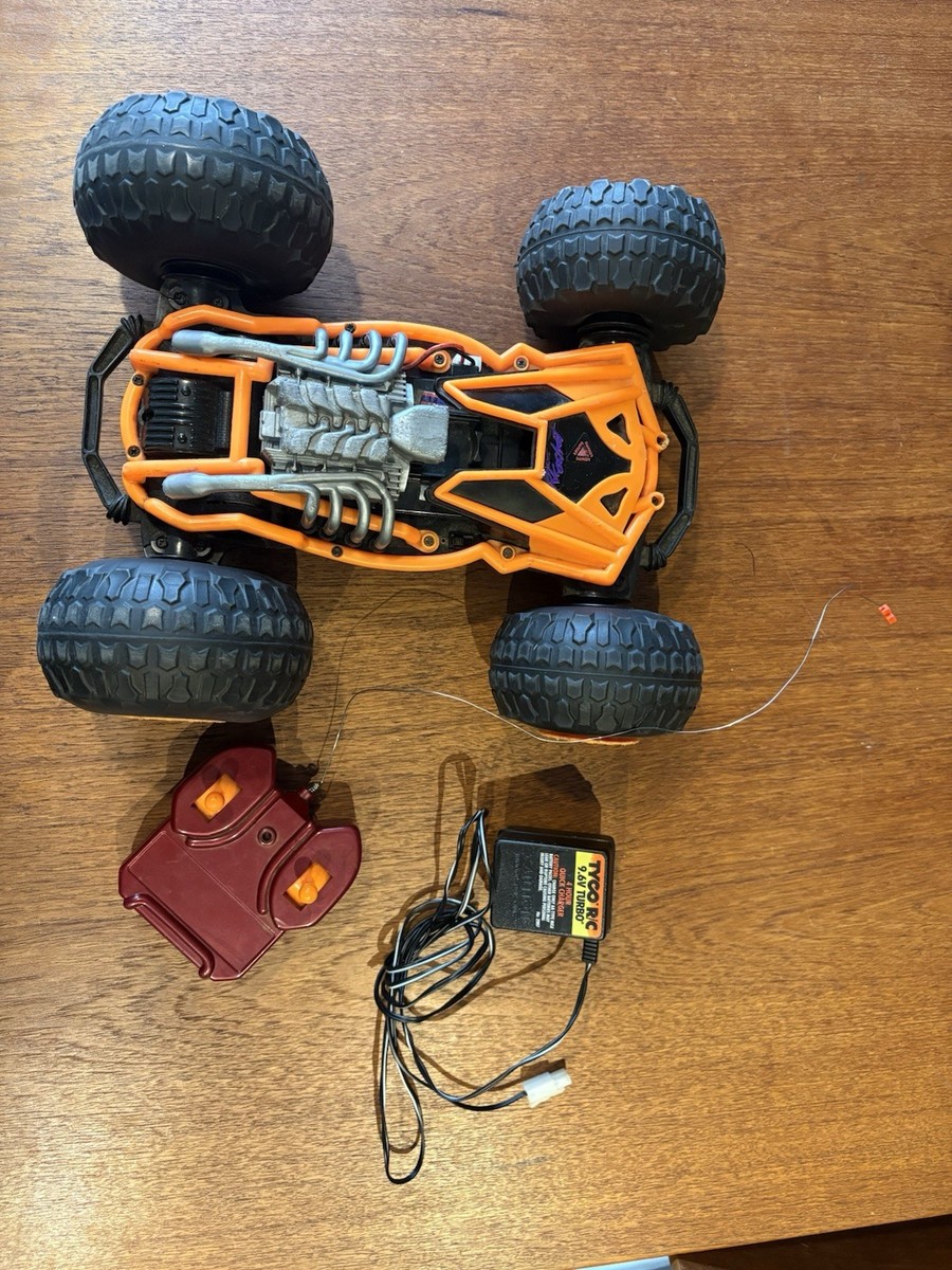 1995 Kenner 9.6V XRC RICOCHET RC Car With Controller and Charger