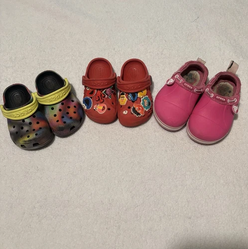 Crocs!! 3 Pairs Toddler Sizes 7c And 8c Great Condition 🔥🔥