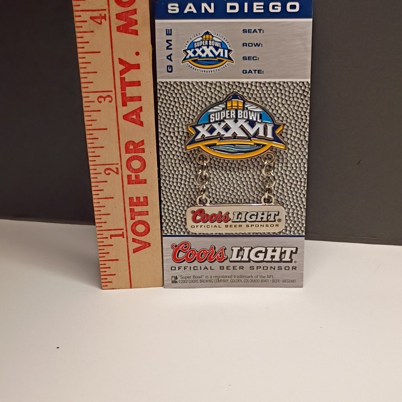 Coors Light Super Bowl XXXVII San Diego Official Beer Sponsor Breweriana Pin