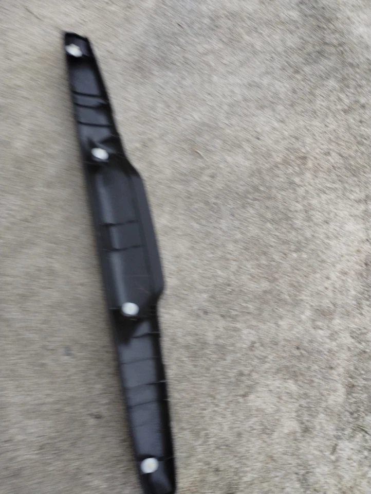 2010 Scion xB задний третий стоп-сигнал крышка отделки черный OEM 64790-12060 б/у - Изображение 2 из 4