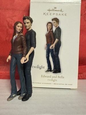 HALLMARK 2010 EDWARD AND BELLA TWILIGHT ORNAMENT