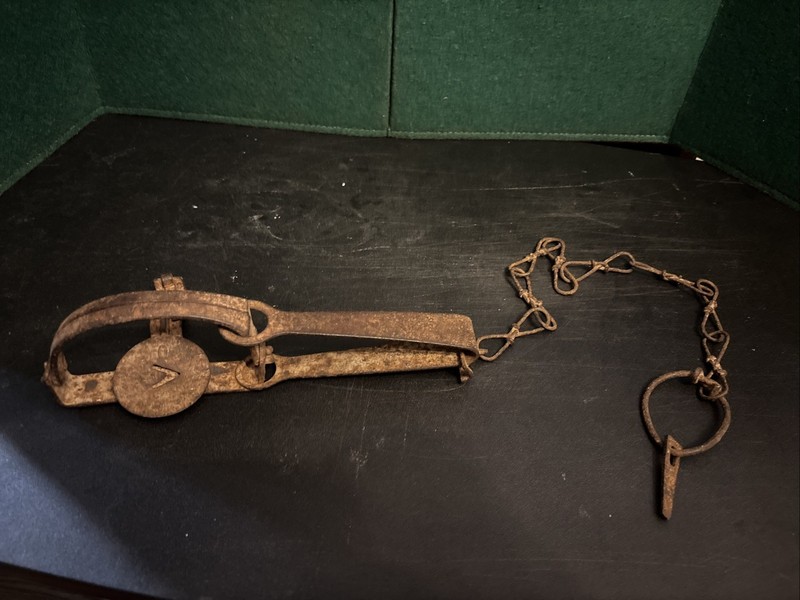 Vintage Foot Hold Trap 4" Span. Cool Wall Art Works Well.