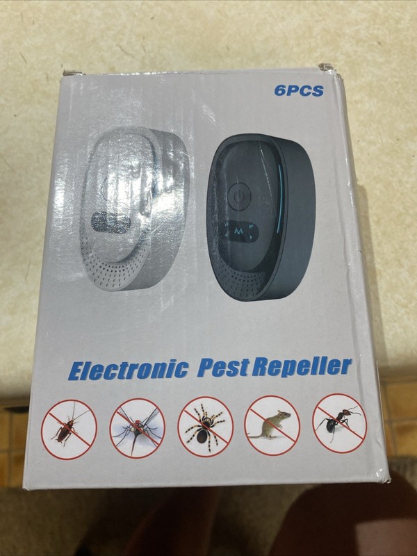 NWT Electronic pest Repeller 6PC