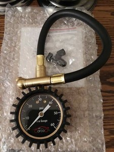 NIB CARCOO 60psi Tire Pressure Gauge + 4 Tire Valve Caps