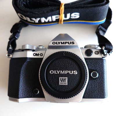 [Exzellent] Olympus OM-D E-M5 Mark II Silber Spiegellose Kamera Body Boxed Japan