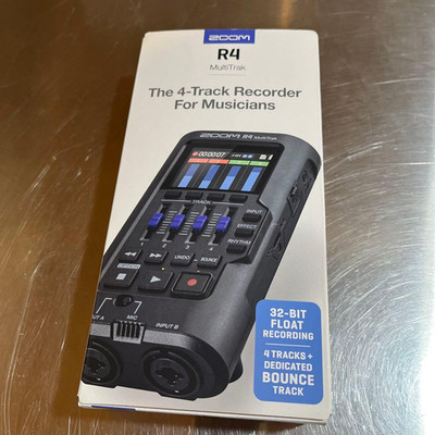 Zoom R4 MultiTrak SD 32bit 4Track Recorder und USB Audio Interface Musikausrü...