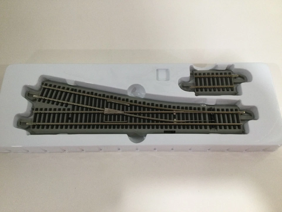 Bachmann 44133 HO Scale E-Z Command #5 DCC Turnout  Right - Image 2 of 4