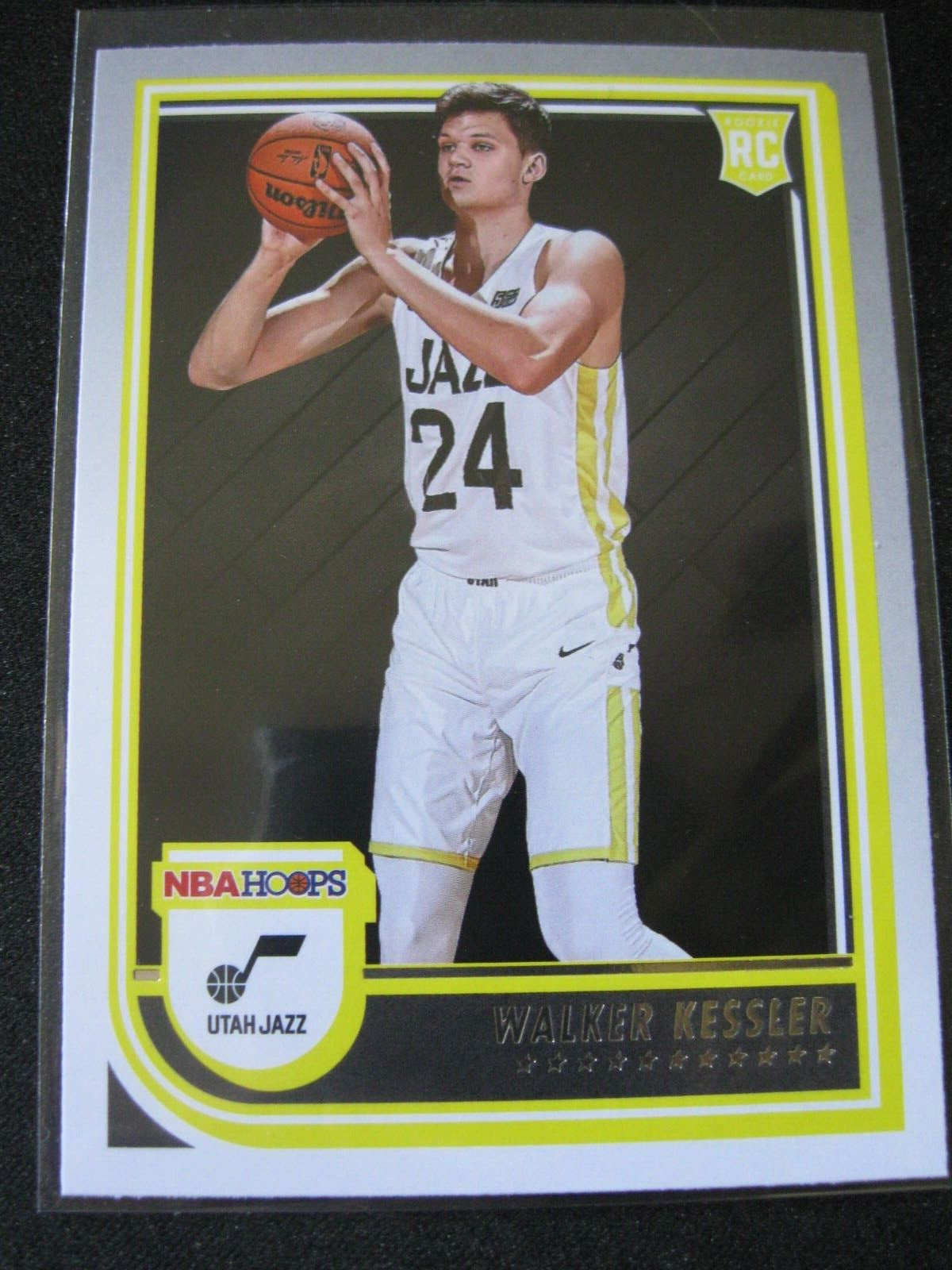 WALKER KESSLER 2022-23 Panini NBA Hoops YELLOW #252 Utah Jazz MINT 1st RC Card!