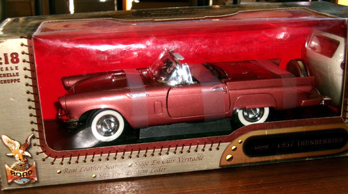 Road Signature Ford 1957 Thunderbird Hardtop Cabrio, serie in pelle 1/18 - Foto 3 di 8