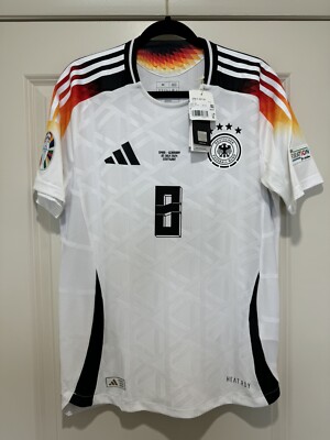 Toni Kroos #8 Mens MEDIUM Adidas Authentic Germany Home Euro