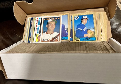 Baseball Cards Vintage Collection Lot Box 550+ - Picture 2 of 4