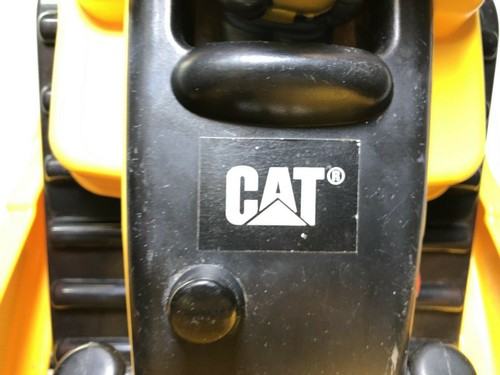 CAT Loader Toy - Picture 5 of 10