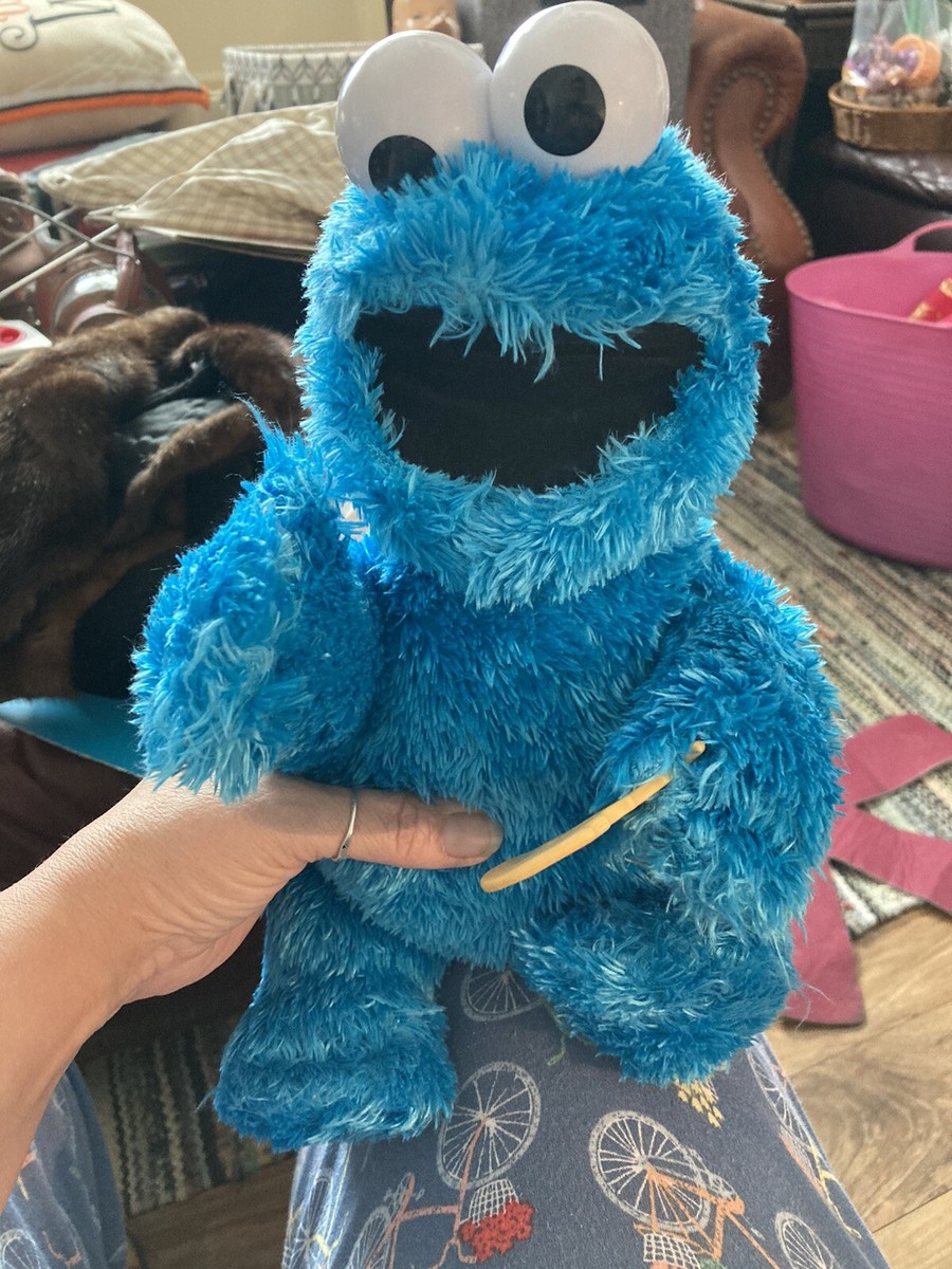 Elmo Hasbro Cookie Monster Feed Me Toy Hasbro Sesame Street Feed Me Cookie  Monster Talking Vibrating
