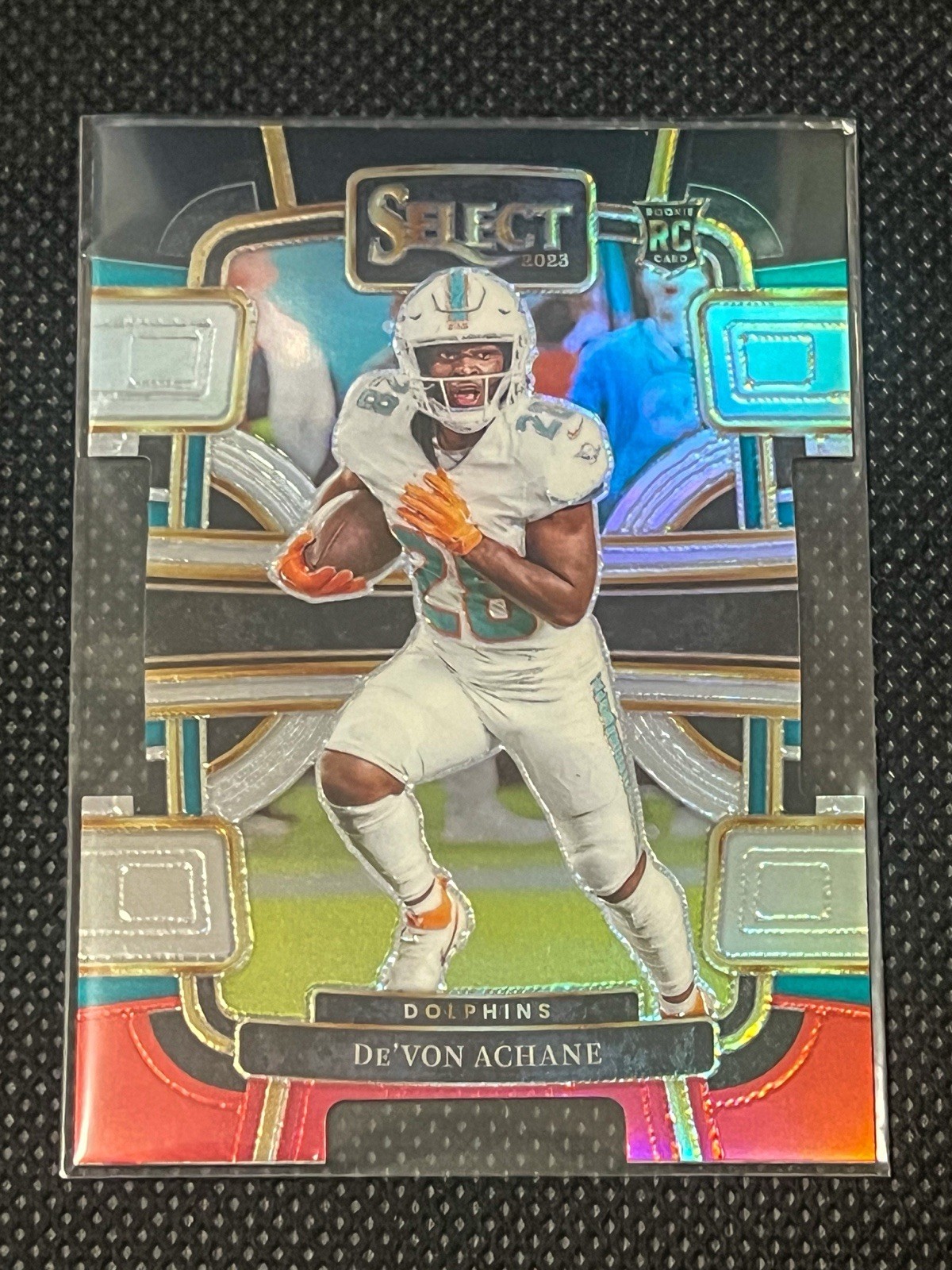 2023 Panini Select - Concourse De'Von Achane #63 Black & Red Die-Cut (RC) (1)