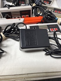 Nintendo Entertainment System NES Sports Set Console w zapper & 6 controllers