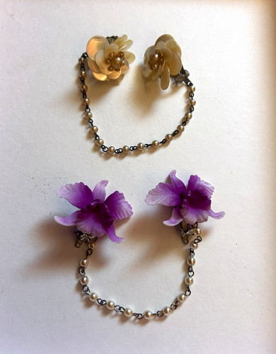Vintage Women’s Flower Dress Clips w/ Chain, Imitation Pearl, Purple Cream