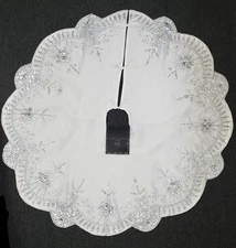 Vintage Tahari Creamy Satan Beaded & Sequince Christmas Tree Skirt 52" Lined