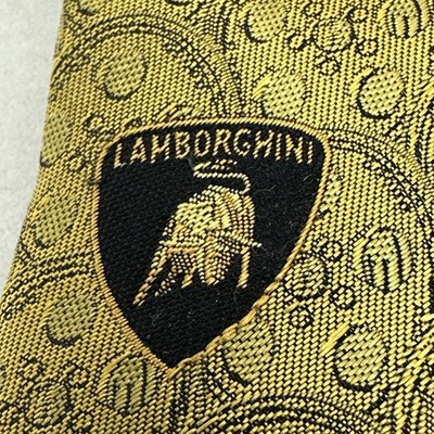 Automobili Lamborghini 90s Vintage Silk Tie Gold pattern. 56.5 L 3.75 W