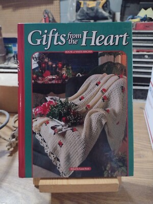  HOUSE OF WHITE BIRCHES 1997, GIFTS FROM THE HEART CROCHET PATTERN BOOK  AQ2