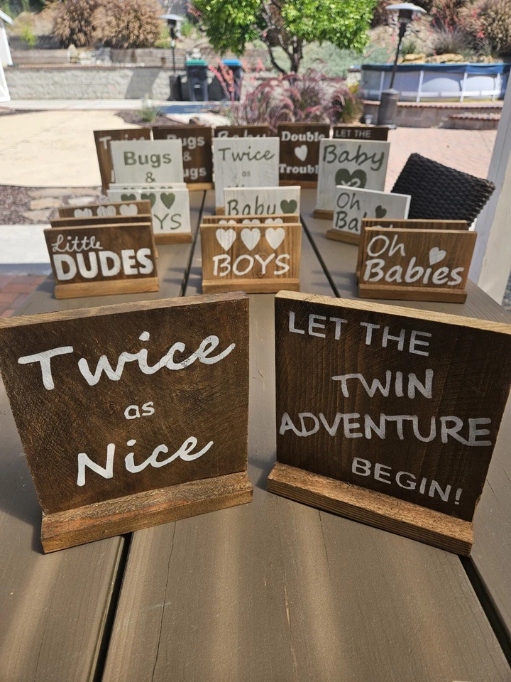 Decoraciones de mesa de baby shower hechas a mano para niños gemelos Foto 2 de 4