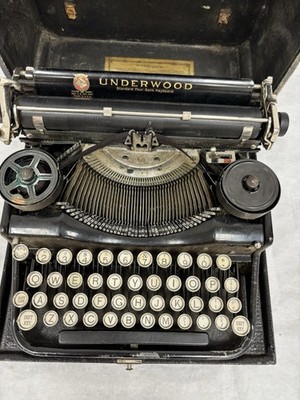 ANTIQUE VINTAGE 1923 UNDERWOOD PORTABLE 3 BANK TYPEWRITER W/CASE **UNTESTED