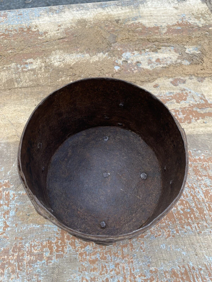 antigo vaso de grãos antigo de ferro esculpido à mão em latão trabalho lindo - Imagem 4 de 4