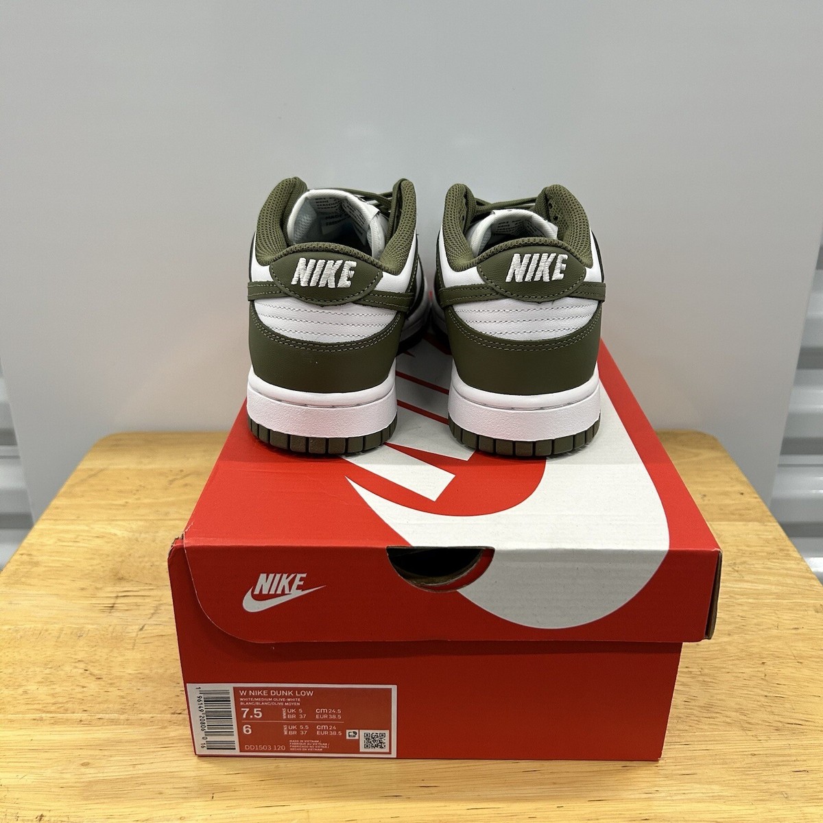 関税込 NIKE WMNS DUNK LOW MEDIUM OLIVE DD1503-120 Nike Dunk Low White / Medium Olive DD1503-120 Women's Size 5