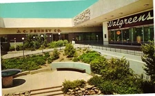 Vintage Postcard- ENTRANCE TO THE MALL, WINROCK CENTER, ALBUQUERQUE, N.M. 1960s