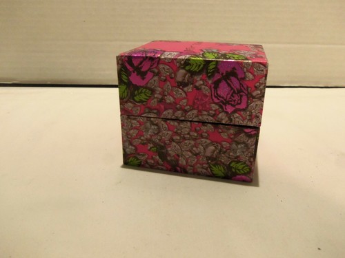 BETSEY JOHNSON LARGE CROWN HINGE BRACELET- ORIGNAL BOX-TAG-VINTAGE -VERY RARE - Picture 7 of 7