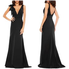 Mac Duggal NWT Bow Shoulder V-Neck Gown Black Size 4 Floor Length Train #49454