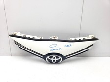 TOYOTA AVENSIS T270 FRONT BUMPER GRILL IN WHITE 53114-05120 2017