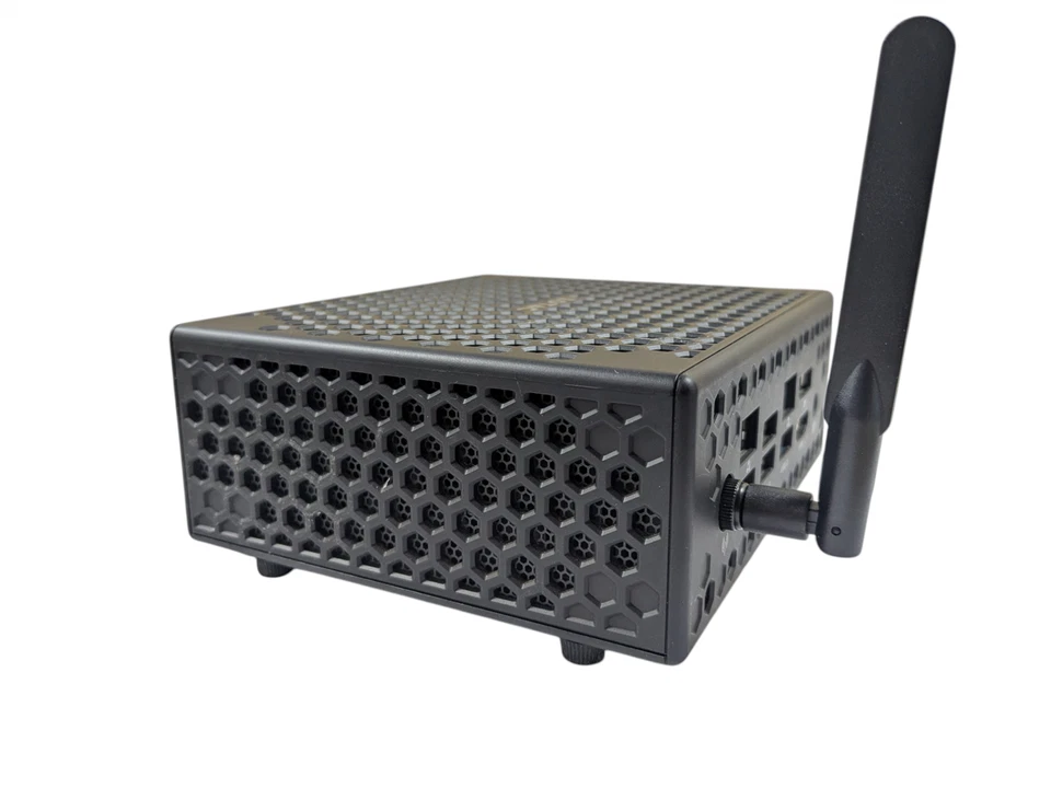 Zotac ZBOX CI527 Nano PC i3-7100U 8GB RAM 240GB SSD Wi-Fi/BT USB-C Win 11 - Image 2 of 4