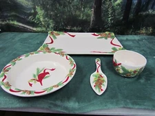 VALERIE PARR HILL CHRISTMAS KITCHEN SET PIE PLATE, SERVER. PLATTER. BOWL, SPREAD