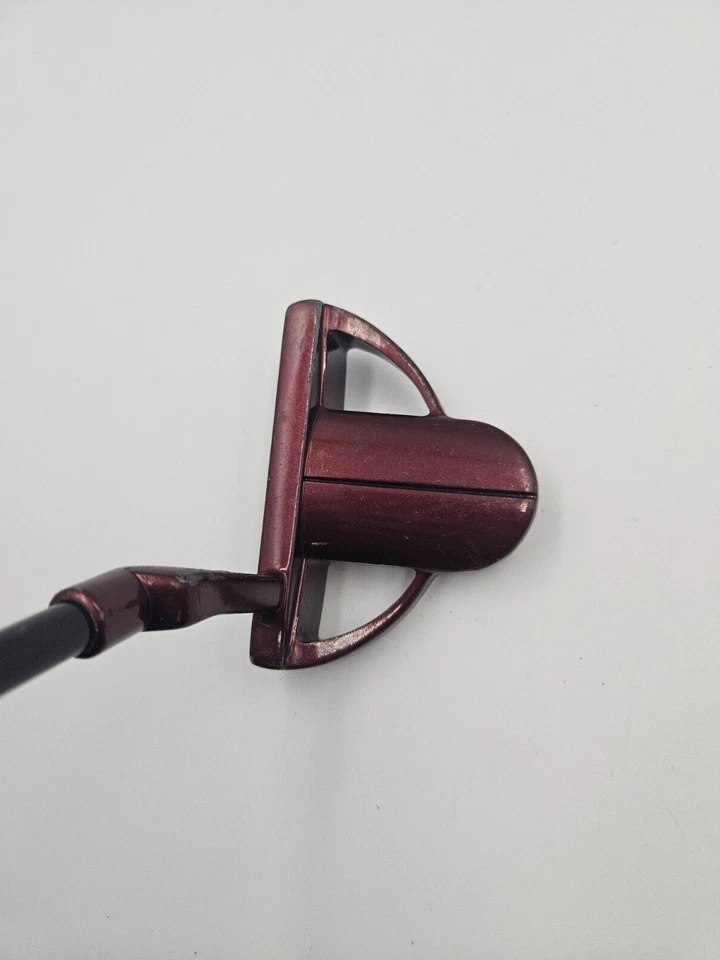 Wilson Deep Red Junior Putter, Graphite Shaft, Approximately 29" Long - Image 3 of 4