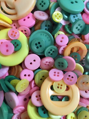 50g x zufällig gemischt Pastell Knöpfe Nähen Basteln Upcycling Kleidung restaurieren Öko #1