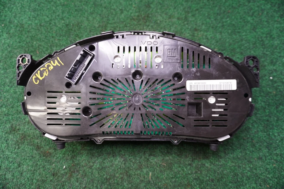 Chevrolet Equinox LS 2013 velocímetro medidor grupo fabricante de equipos originales 22936201 71.430 k millas Foto 3 de 4