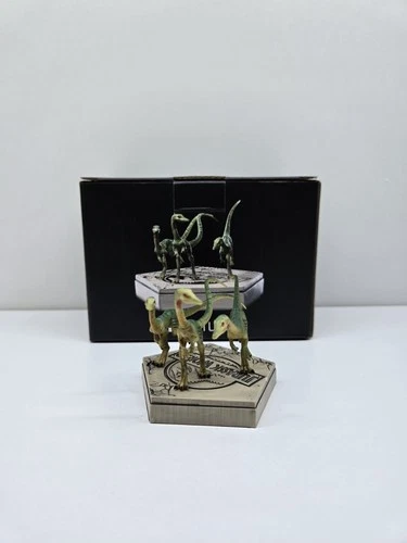 Jurassic World Icons Compsognatus 1/10 Statue IRON STUDIOS