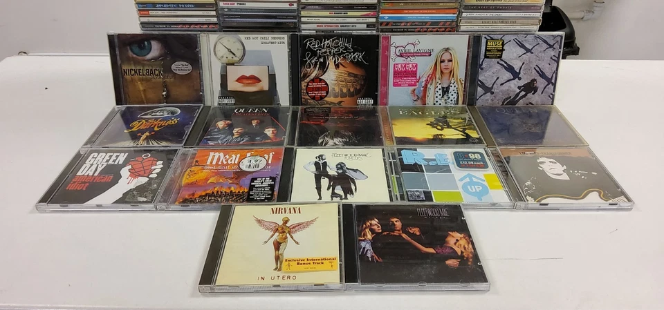 199 x Rock CD JobLot- Nirvana Green Day Lou Reed Fleetwood Chili Peppers Queen 6 - Image 2 of 4