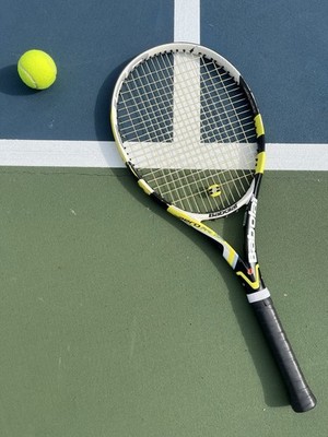 Babolat Aero Pro Team Tennis Racquet 100 In.² 16x19 Pattern 4 1/4 Grip