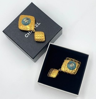 Orecchini a dondolo originali Chanel Coco Mark turchese incisi con scatola BA010067